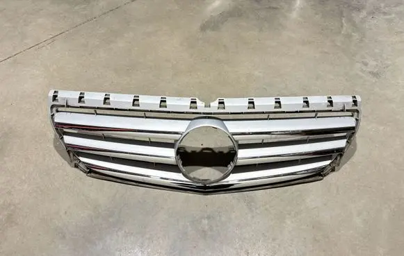 Mercedes-Benz B W246 W242 Front bumper upper radiator grill A2468880160
