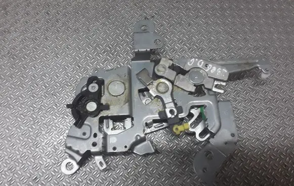 Mazda 5 Sliding door lock 