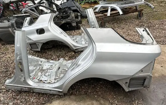 Mercedes-Benz ML W166 Rear quarter panel 