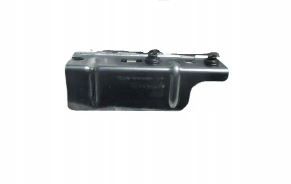 Ford Focus Fender mounting bracket JX7BA16F101AB