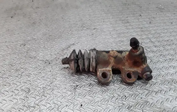 Clutch slave cylinder