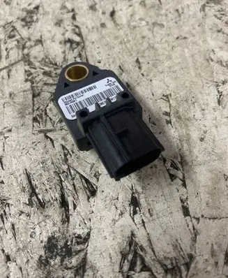 Mitsubishi Outlander Airbag deployment crash/impact sensor 8651a001