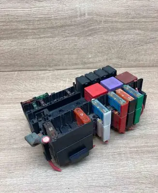 Renault Scenic I Fuse module 7703497782A 7703297988