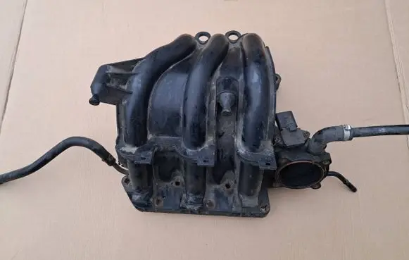 Skoda Fabia Mk1 (6Y) Intake manifold 03D129743J