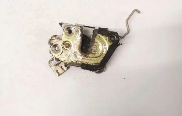Hyundai Lantra I Front door lock