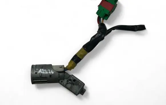 Peugeot 1007 Ignition lock N0501413