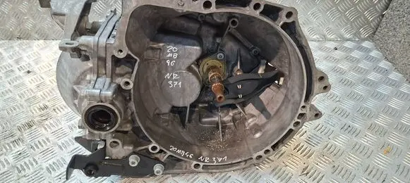 Citroen Jumpy Manual 6 speed gearbox S27647371 20MB46