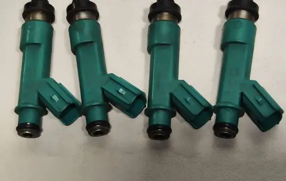 Toyota RAV 4 (XA20) Fuel injectors set 031052614 2325028080
