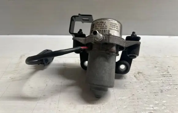 Opel Corsa E Vacuum pump 13431921 00942833 143513028001