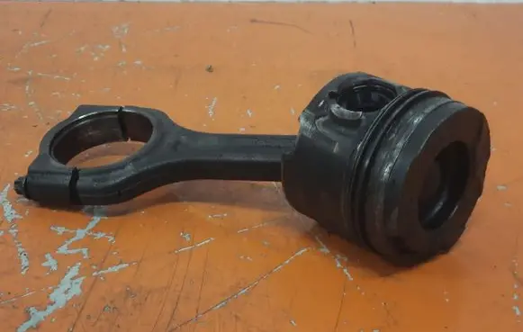 Peugeot 407 Piston 75L93