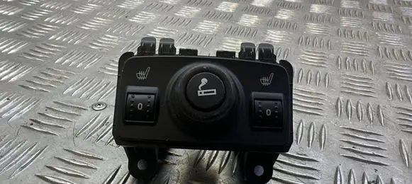 Ford Kuga II Seat heating switch GJ5T19K314BA