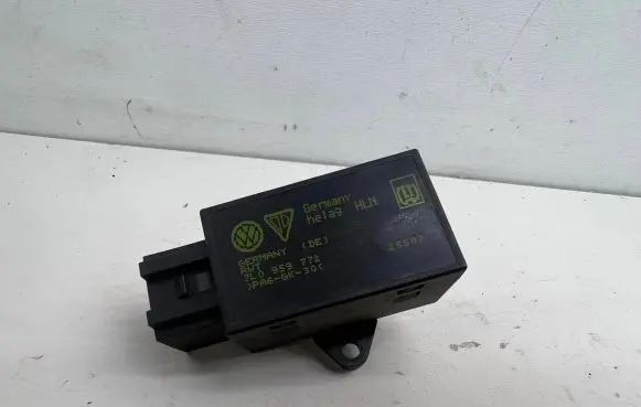 Volkswagen Touran I Seat heating relay 7L0959772