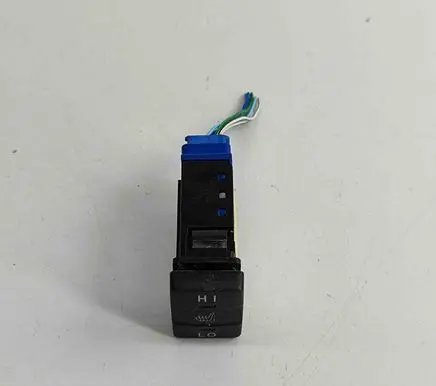 Toyota Auris 150 Seat heating switch 8475112112