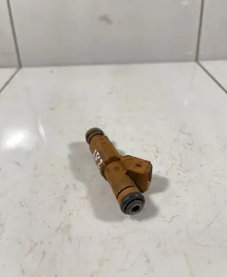 Volvo XC70 Fuel injector 0280155831 9186340