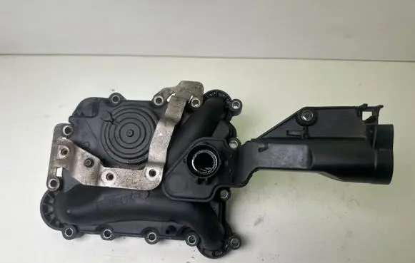 Audi A7 S7 4G Breather valve 06E103547
