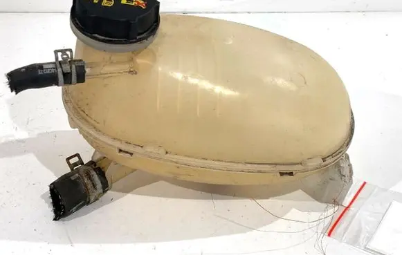 Ford Escape III Coolant expansion tank/reservoir GV618A080AD