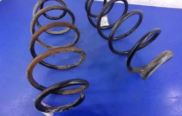 Ford Mondeo Mk III Front coil spring