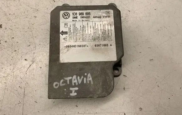 Skoda Octavia Mk1 (1U) Airbag control unit/module 1C0909605 03071005 0034HD1N038T