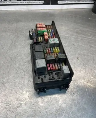 Mercedes-Benz ML W164 Fuse module A1645402372 13583858 3072426