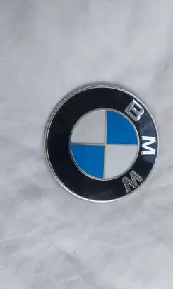 Manufacturer badge logo/emblem