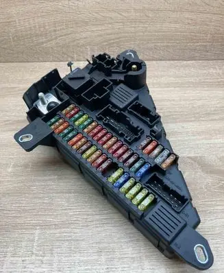BMW 5 E60 E61 Fuse module 6906618 518890017