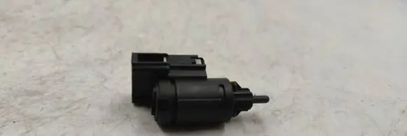 Audi A6 S6 C6 4F Brake pedal sensor switch 3B0945511C 39322010