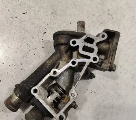 Peugeot 607 Thermostat housing 9635696080