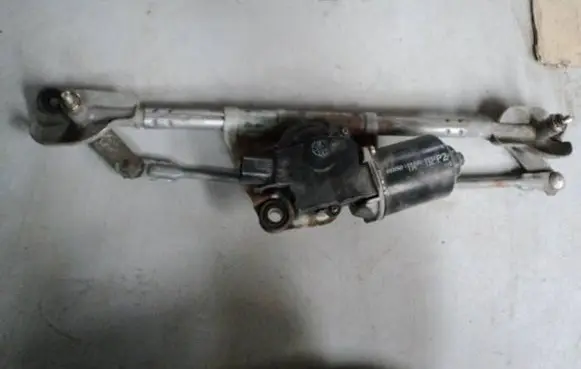 Suzuki Liana Front wiper linkage and motor 1592005592