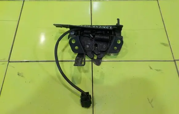 Lancia Beta Engine bonnet/hood lock/catch CL2