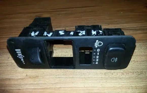 Mitsubishi Carisma Fog light switch mr740609