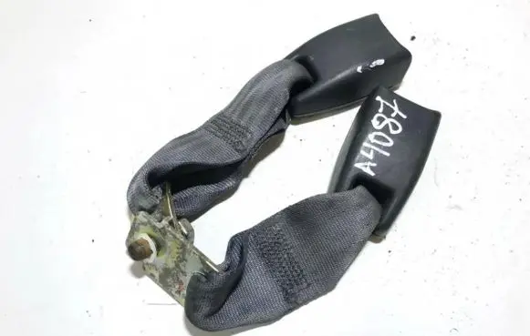 Mazda 121 Rear seatbelt buckle