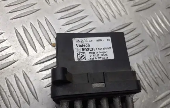 Ford Focus Heater blower fan relay 6G9T-19E624