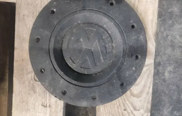 Volkswagen Transporter - Caravelle T5 Original wheel cap 7H0601151B