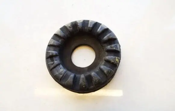 Coil spring mount