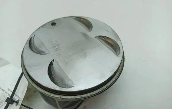 Cadillac SRX Piston 161036038 062120546