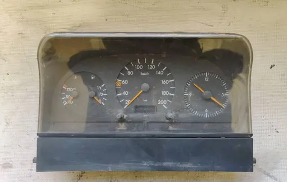 Mercedes-Benz Sprinter W901 W902 W903 W904 Speedometer (instrument cluster) 0005425301 VD012419