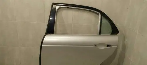 Jaguar XJ X350 Rear door