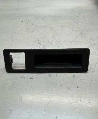 BMW 5 F10 F11 Dashboard lower bottom trim panel 10822910