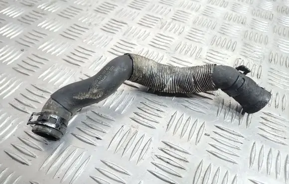 Volkswagen PASSAT B6 Engine coolant pipe/hose 3C0121157
