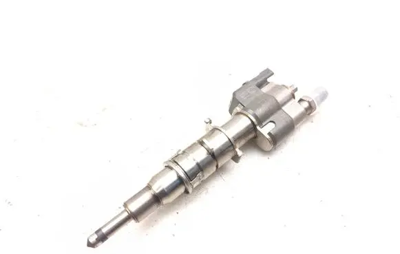 BMW 3 E90 E91 Fuel injector 7589048 758904808