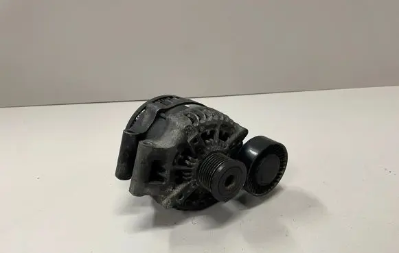 BMW 3 E90 E91 Generator/alternator 7550468