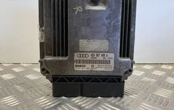 Audi A8 S8 D3 4E Engine control unit/module 4E0907409A