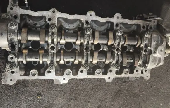 Opel Astra J Camshaft 7009690201
