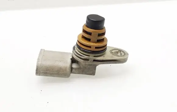 Volkswagen Golf V Camshaft speed sensor 030907601E