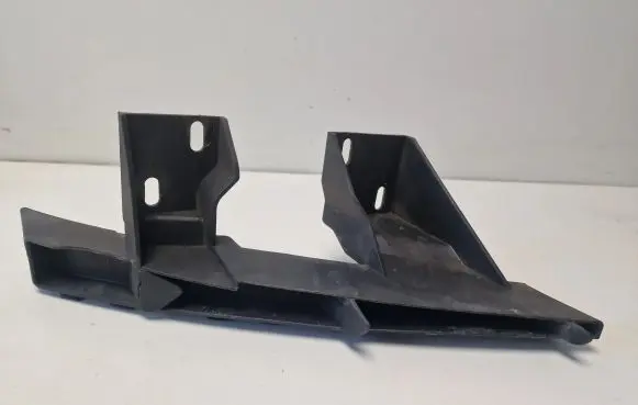 Audi Q7 4L Front bumper mounting bracket 4L0807333A