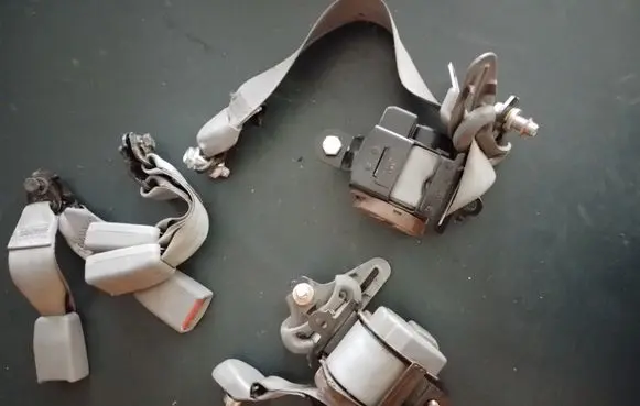 KIA Sorento Rear seatbelt