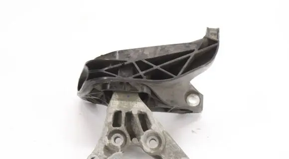 Opel Combo E Engine mount bracket 091622