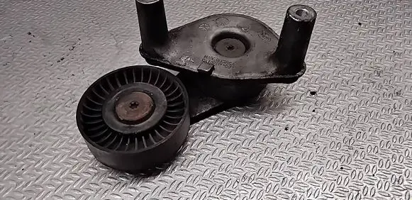 Hyundai Santa Fe Generator/alternator belt tensioner GK12011P00