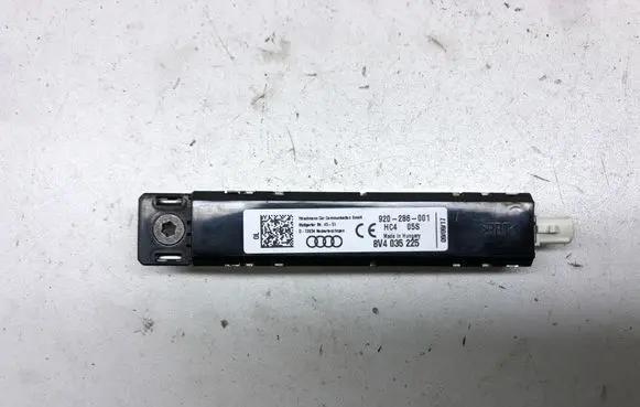 Audi A3 S3 8V Aerial antenna amplifier 8V4035225