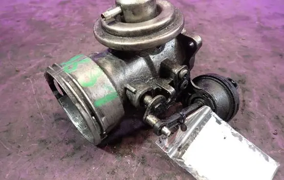 Audi A4 S4 B6 8E 8H EGR valve 
